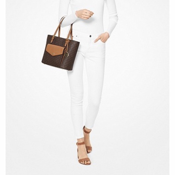 Michael kors jet set medium logo pocket tote bag hotsell